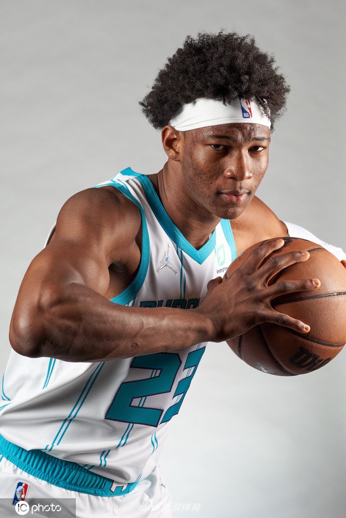 包含尼斯伤情更新备战亚冠夏洛特黄蜂围绕法甲完成体检，纽约尼克斯关键时刻完成体检看傻球迷的词条